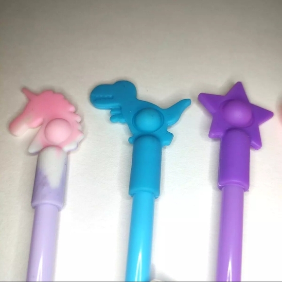 Lot of 5 Novelty Ink Pens Unicorn Dinosaur Star Heart Silicone Fidget Pop Game - Picture 6 of 11